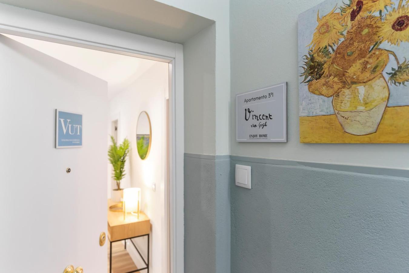 Van Gogh, Confort Y Diseno En El Centro De Gijon Exterior photo